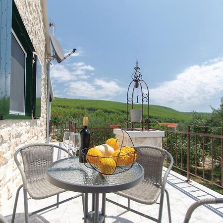 Awesome Home In Smokvica With Kitchen Dış mekan fotoğraf