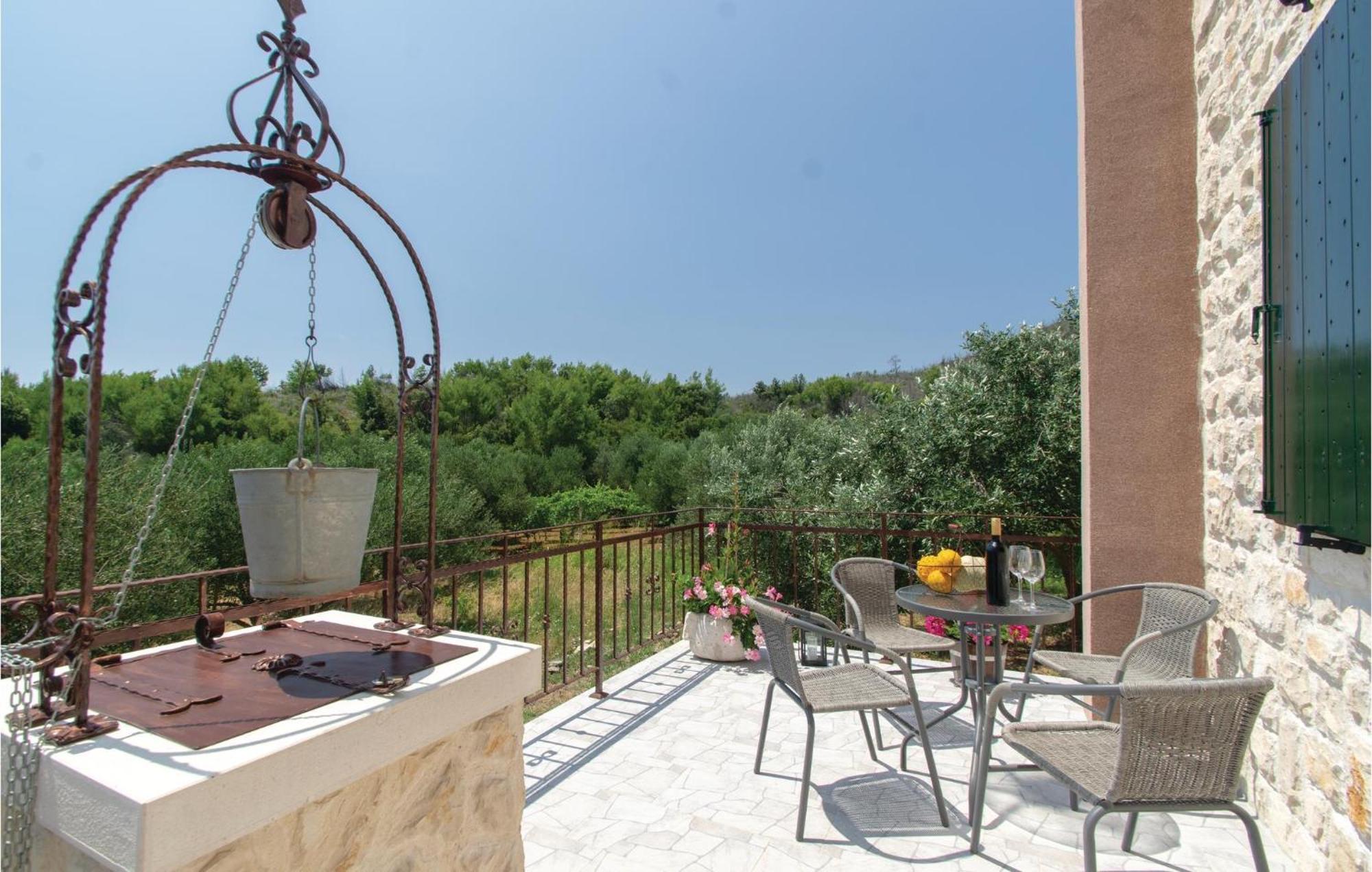Awesome Home In Smokvica With Kitchen Dış mekan fotoğraf