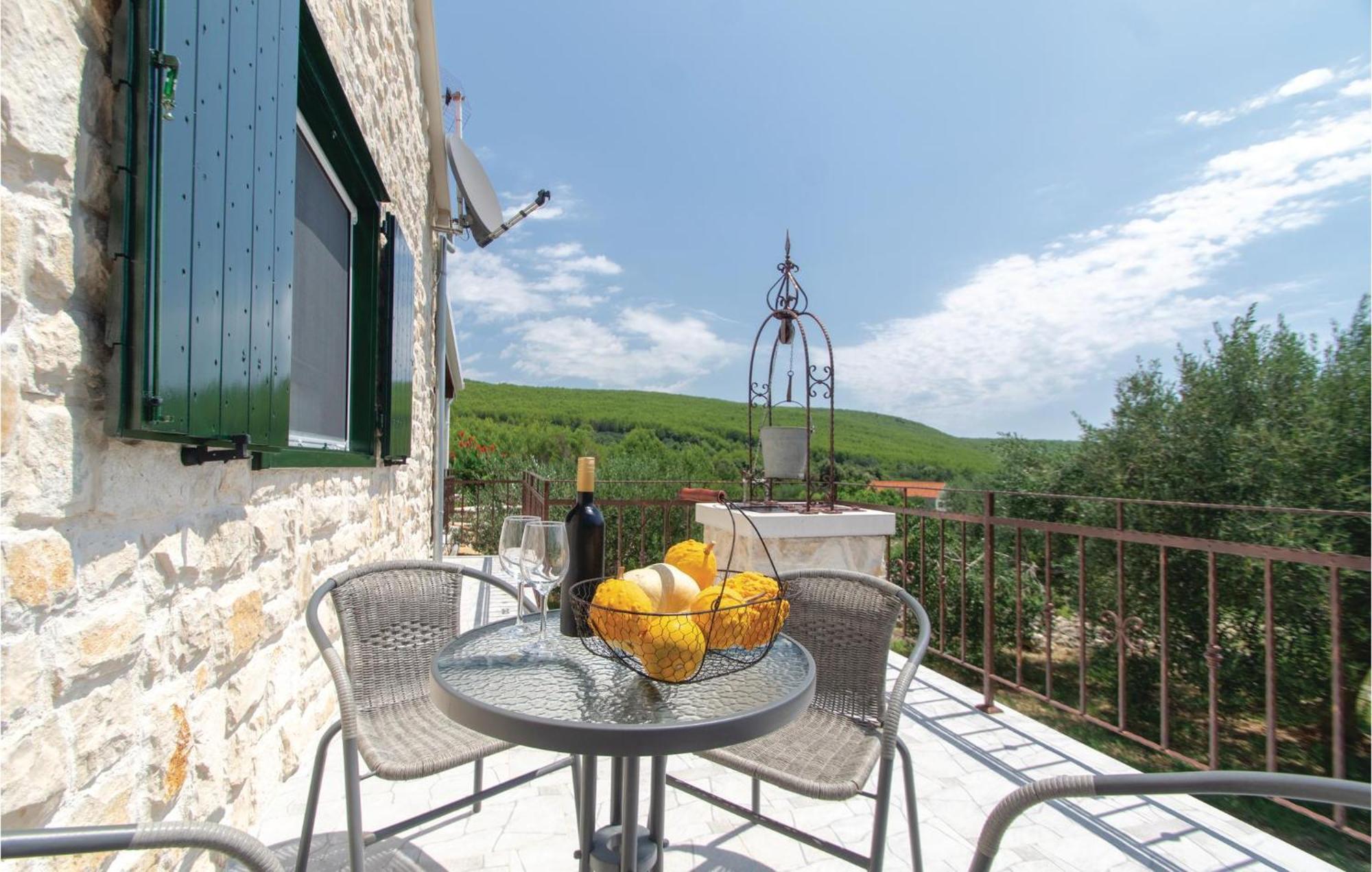 Awesome Home In Smokvica With Kitchen Dış mekan fotoğraf
