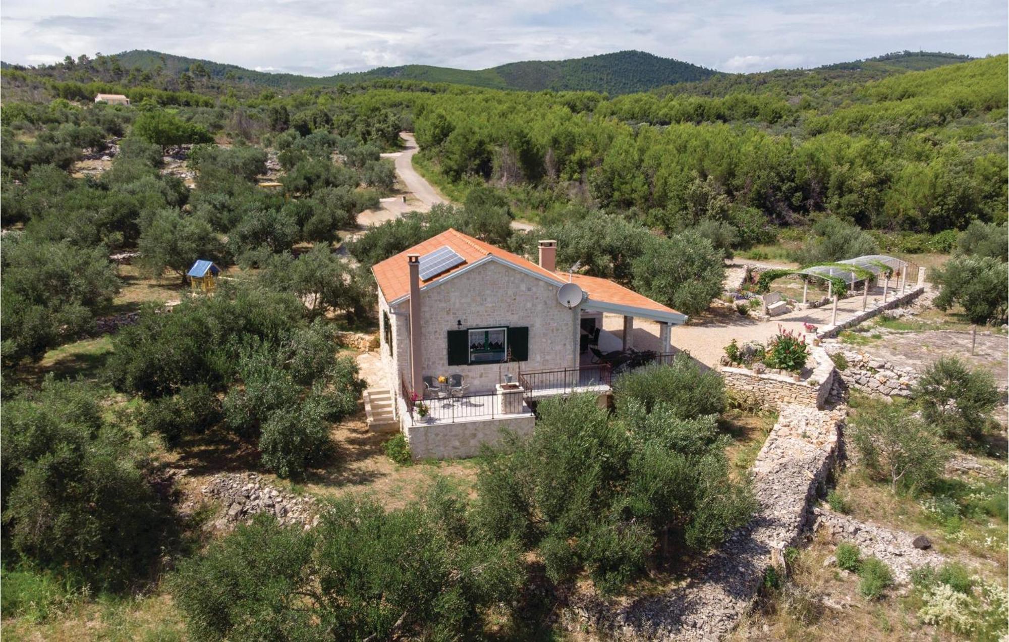 Awesome Home In Smokvica With Kitchen Dış mekan fotoğraf