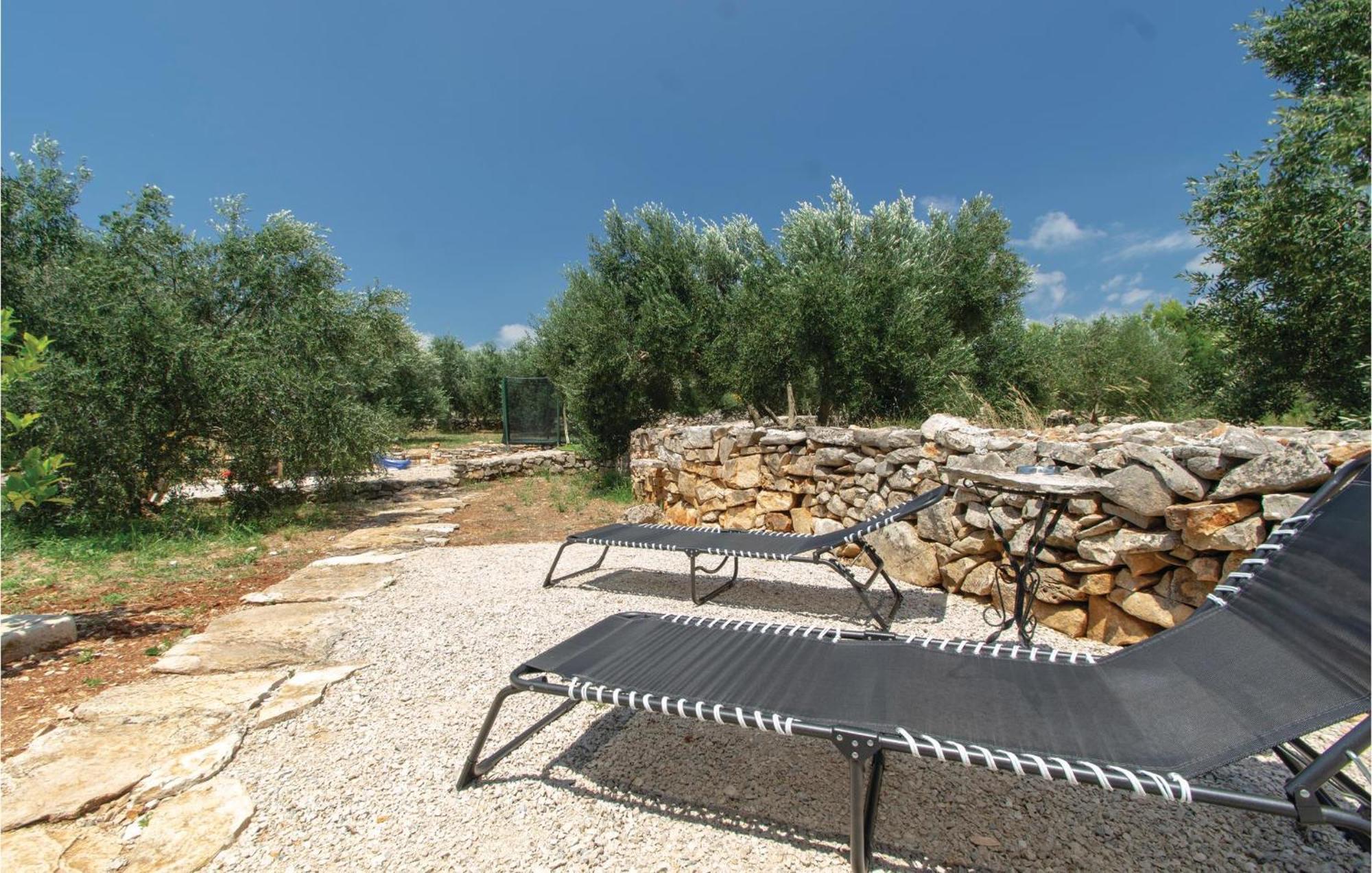 Awesome Home In Smokvica With Kitchen Dış mekan fotoğraf