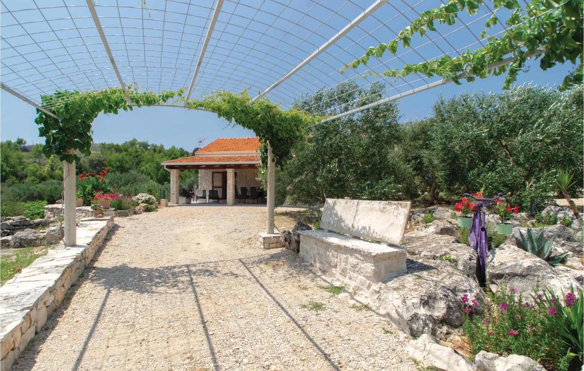 Awesome Home In Smokvica With Kitchen Dış mekan fotoğraf