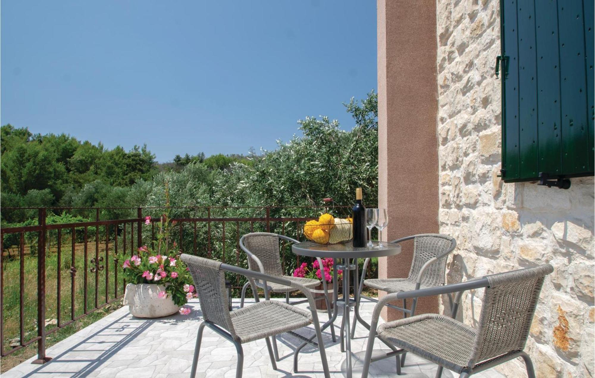Awesome Home In Smokvica With Kitchen Dış mekan fotoğraf